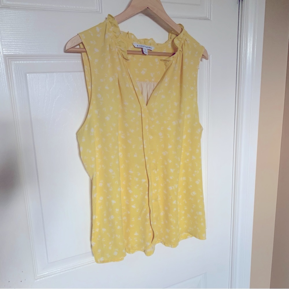41 Hawthorn Yellow Floral Sleeveless Blouse – Size XL